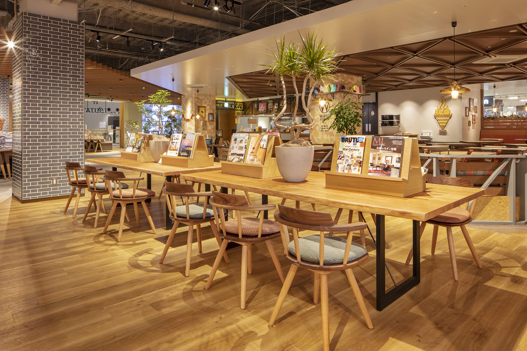 WIRED KITCHEN with フタバフルーツパーラー ホームズ新山下店