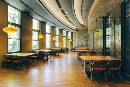 TRATTORIA CENTRO 豊橋総合動植物園内