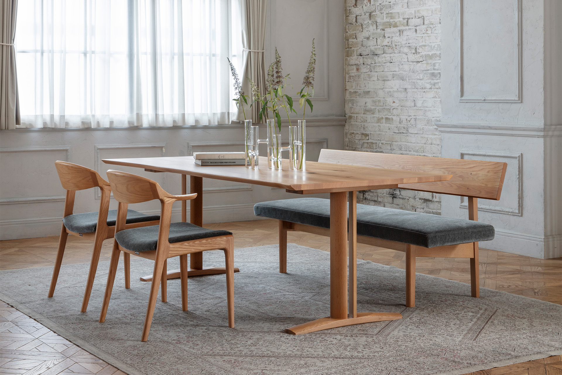 TABLE DT471 (W1350mm)
