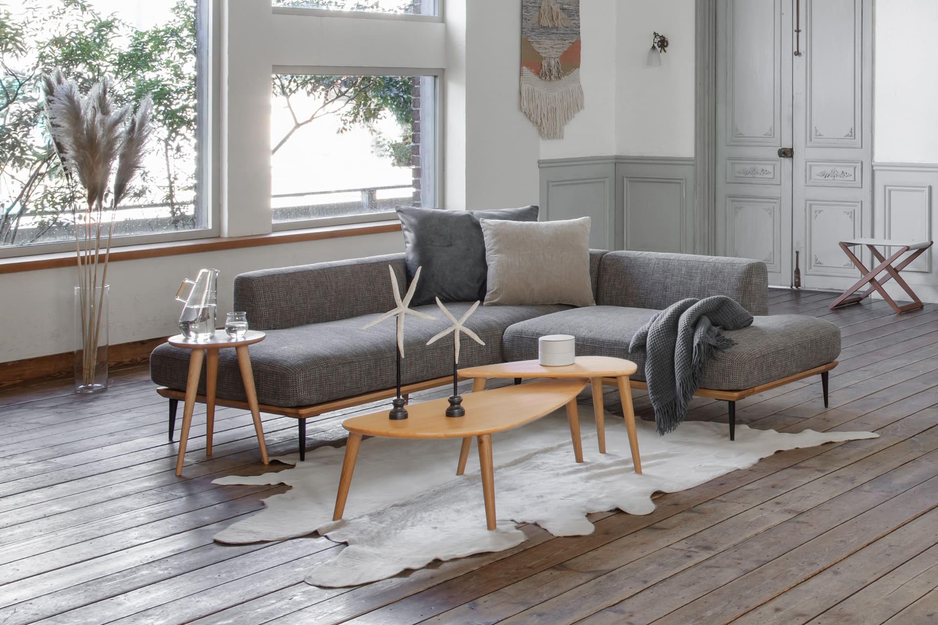 Coordination using SIDE TABLE LT017 W350