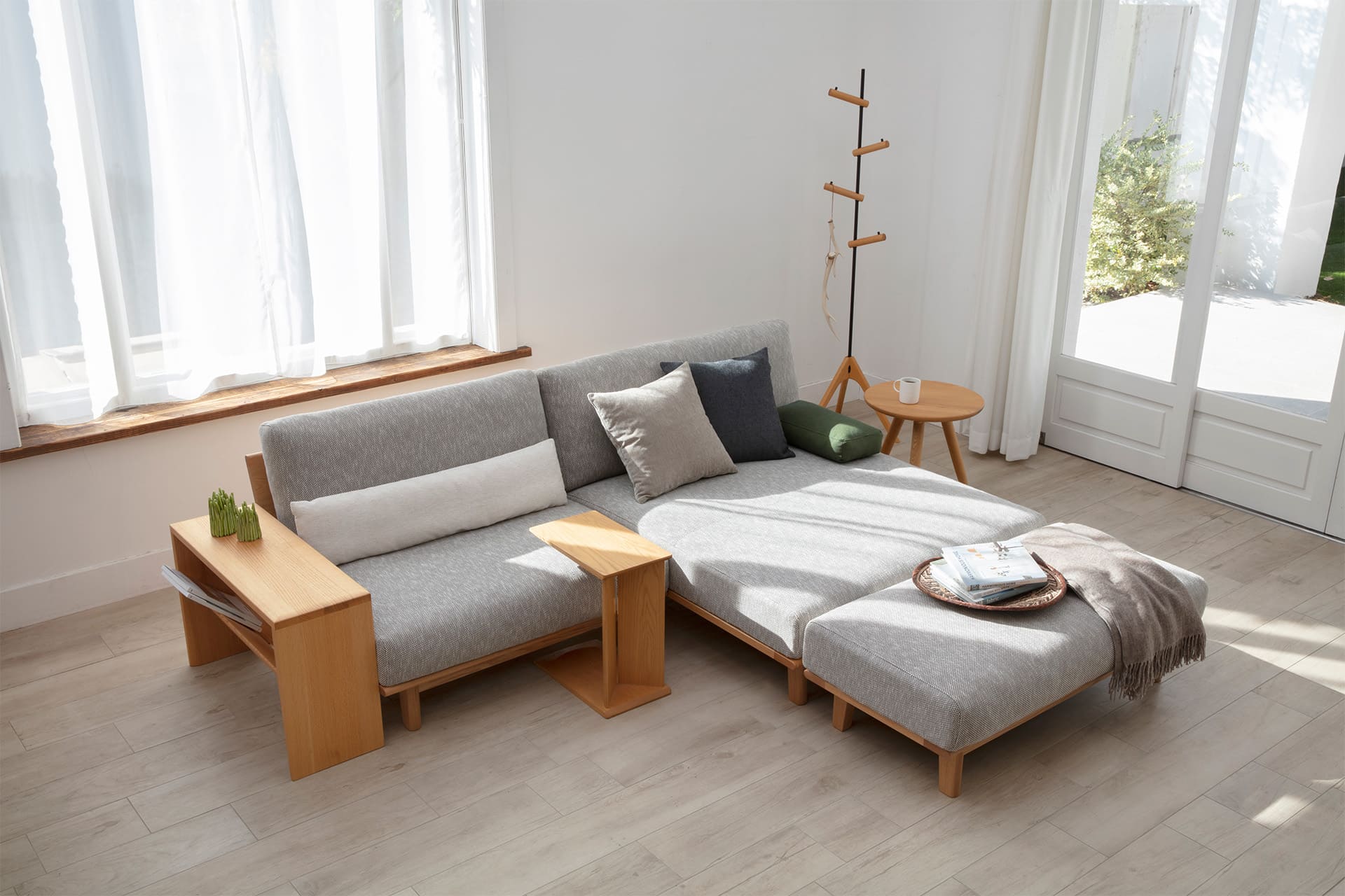Coordination using SIDE TABLE LT031-1S